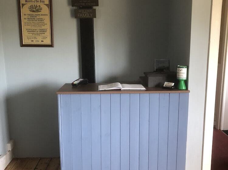 بنسيون Waterside Guesthouse