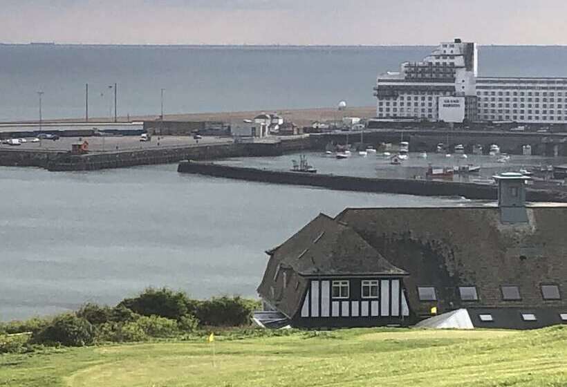 بنسيون Waterside Guesthouse