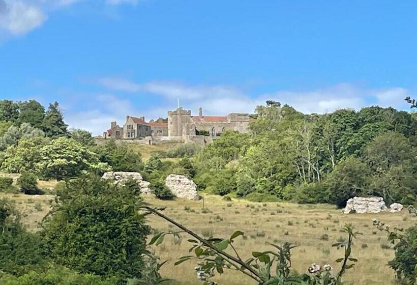 بنسيون Waterside Guesthouse