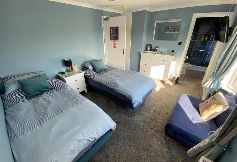 بنسيون Waterside Guesthouse