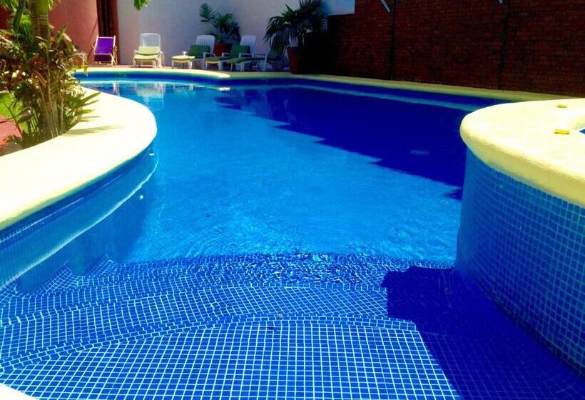 Y Suites Los Encantos