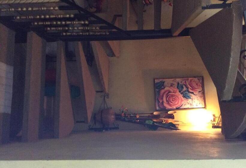 הוסטל Casa De Huéspedes La Rosa