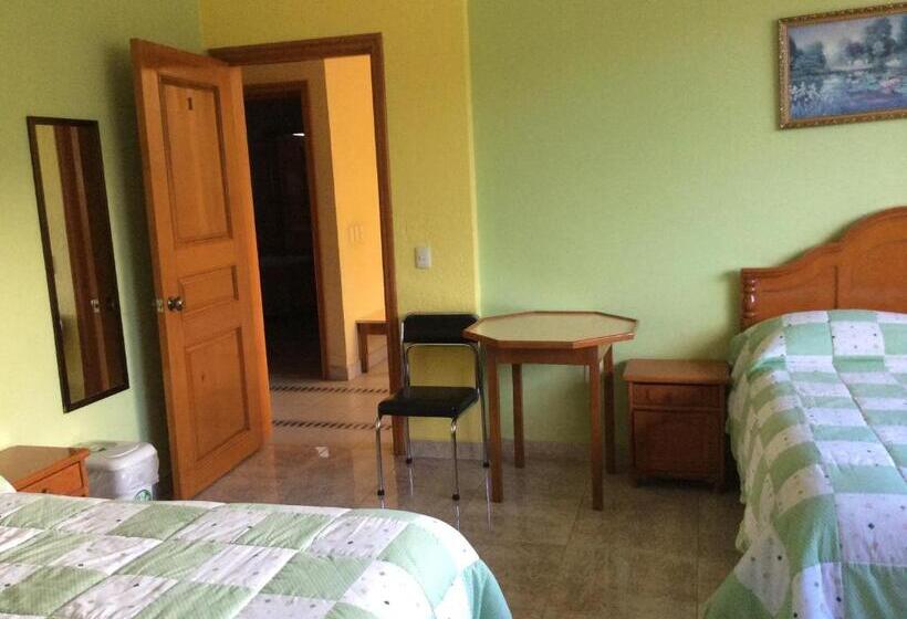 הוסטל Casa De Huéspedes La Rosa