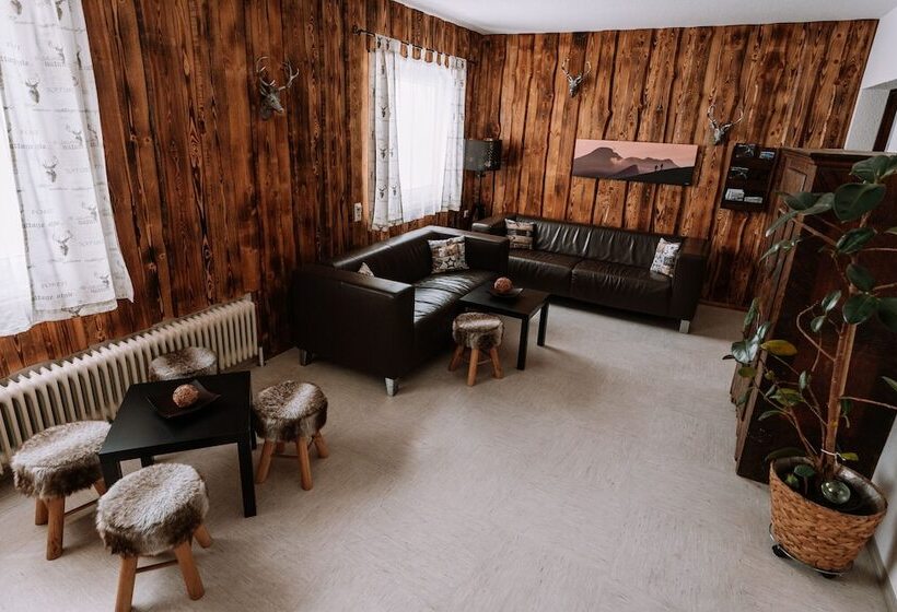فندق صغير Pension Familie Gruber