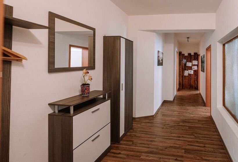 ユースホステル Pension Familie Gruber