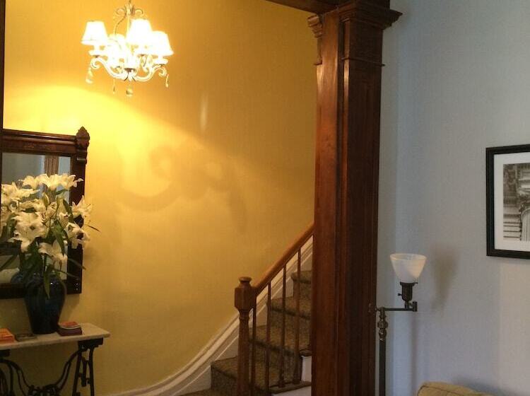 هاستل Incentra Village