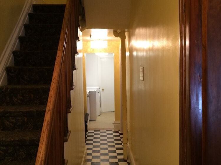 هاستل Incentra Village