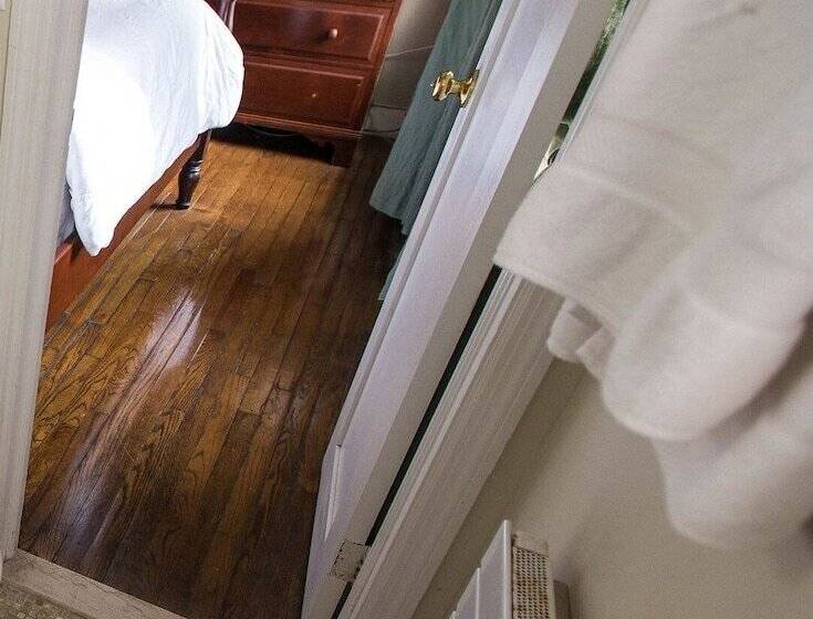 هاستل Incentra Village