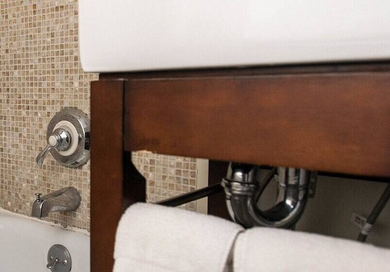 هاستل Incentra Village