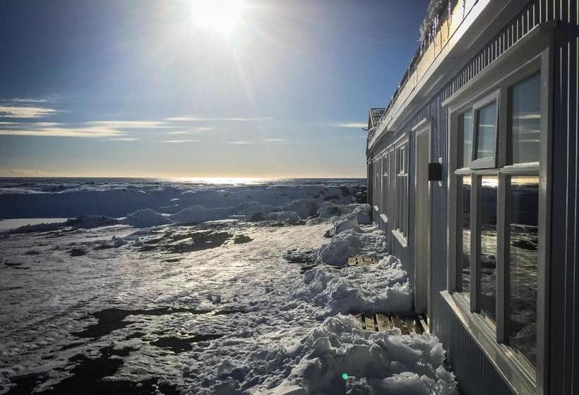 Bakki Apartments & Hostel