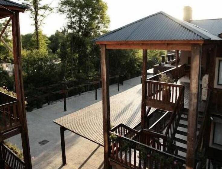 Blackstone Apart Boutique