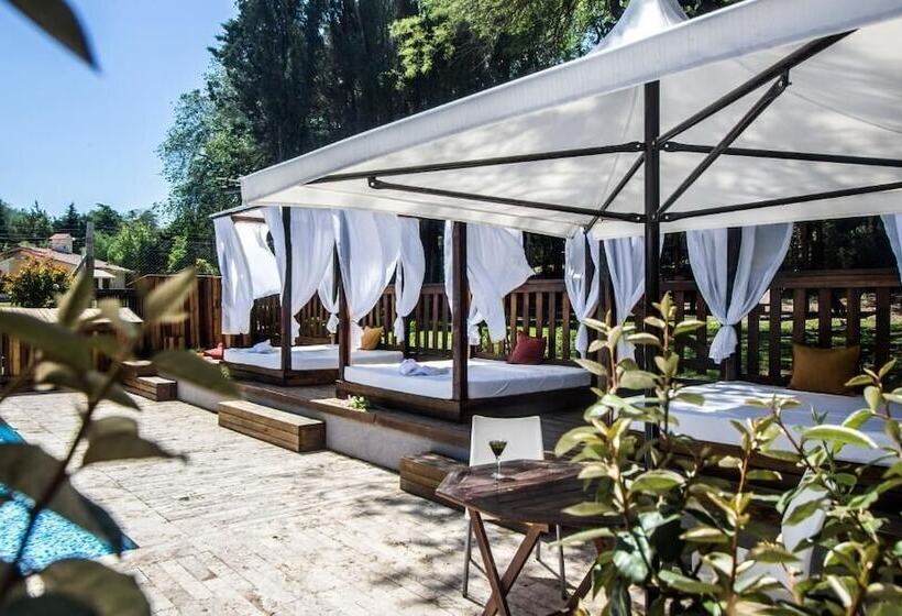 Blackstone Apart Boutique