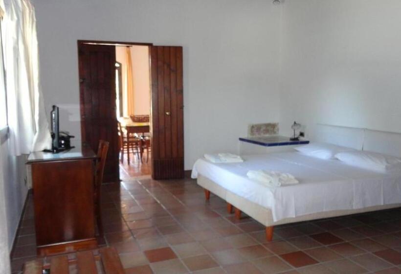 ホテル Agriturismo La Taverna