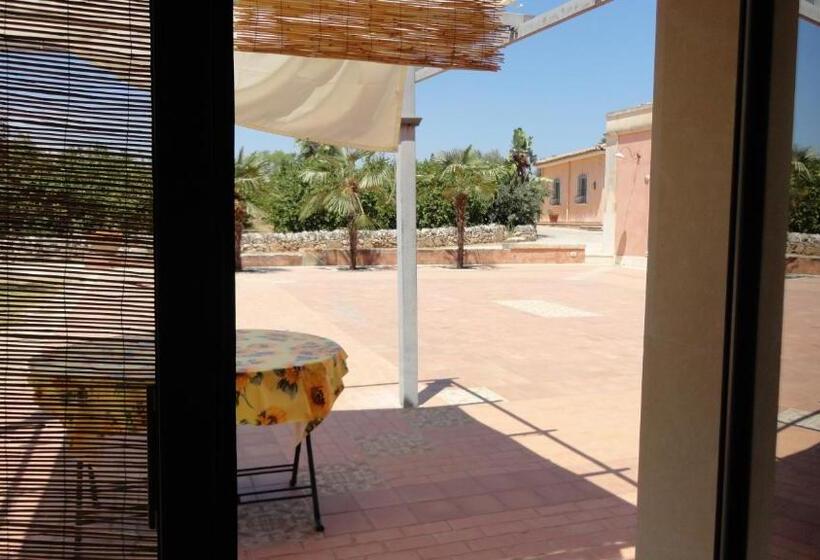 ホテル Agriturismo La Taverna