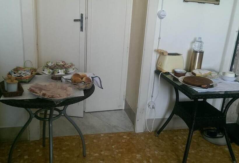 ホテル Agriturismo La Taverna