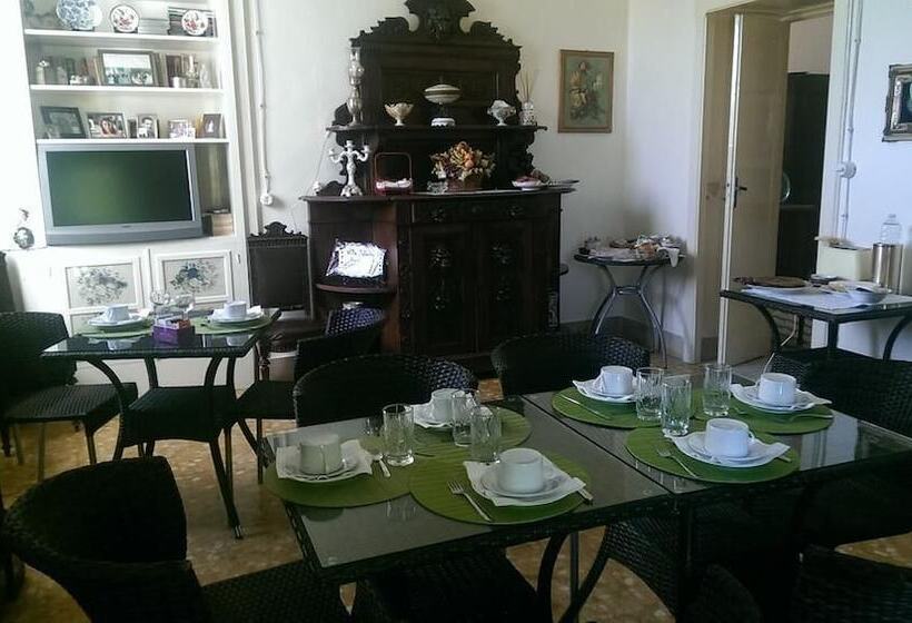 ホテル Agriturismo La Taverna