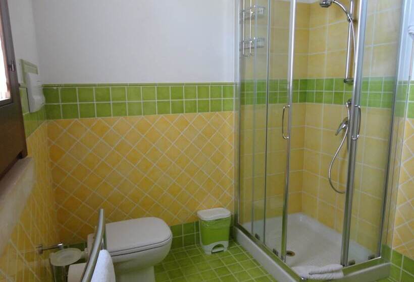 ホテル Agriturismo La Taverna