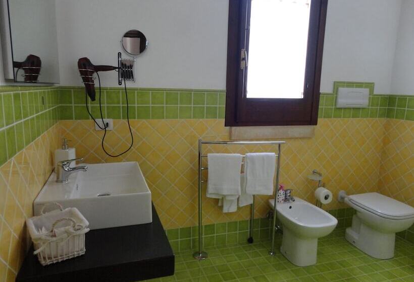 ホテル Agriturismo La Taverna