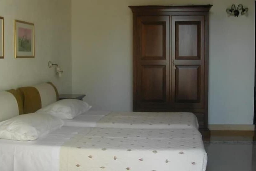 ホテル Agriturismo La Taverna