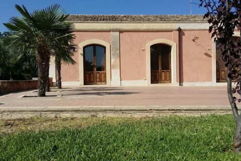 ホテル Agriturismo La Taverna