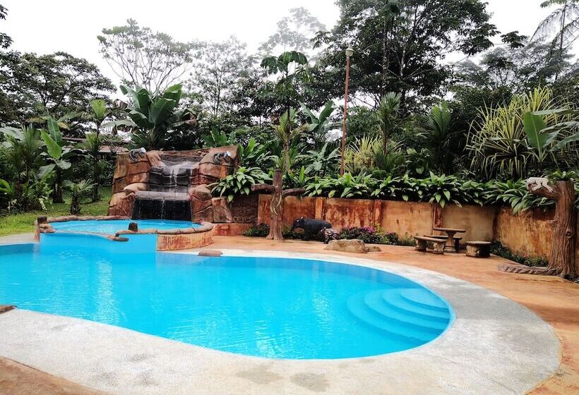 酒店 Catarata Río Celeste