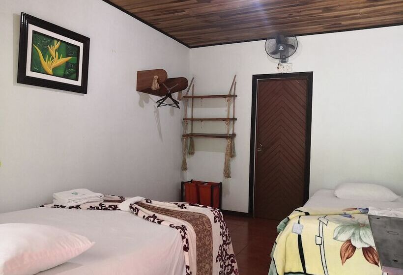 فندق Catarata Río Celeste