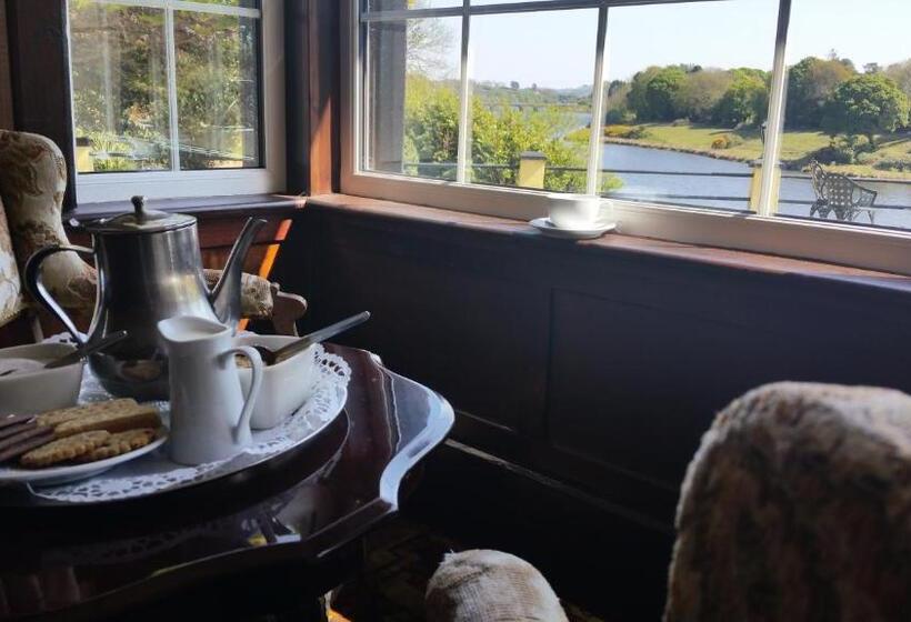 Пансион Coolcower House