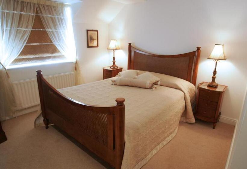 פנסיון Heatons Guesthouse