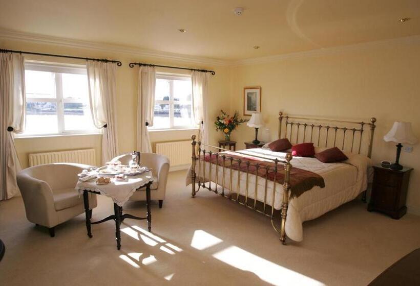 פנסיון Heatons Guesthouse