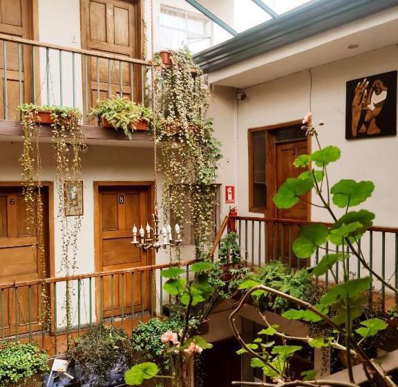 ペンション Hostal La Merced