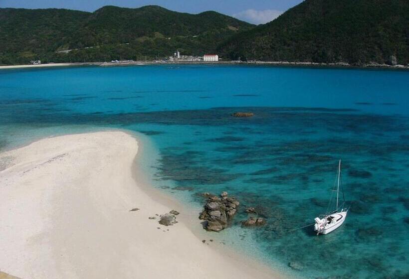 פנסיון Kerama Backpackers