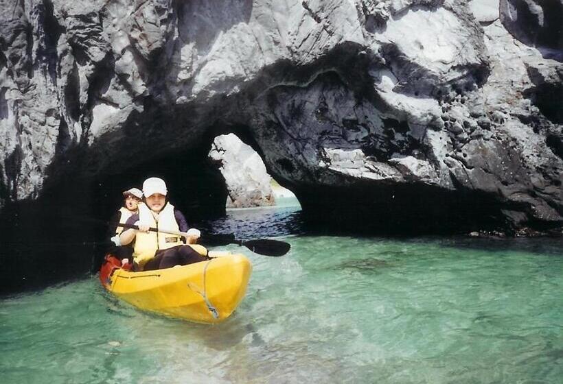 פנסיון Kerama Backpackers