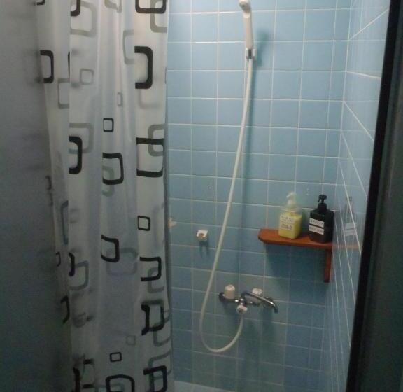 פנסיון Kerama Backpackers