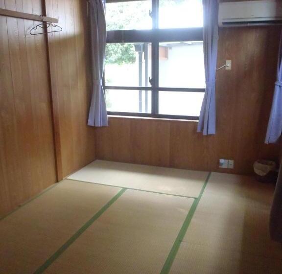 بنسيون Kerama Backpackers