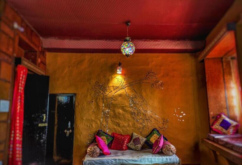 پانسیون Mud Mirror Guesthouse