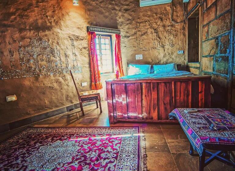پانسیون Mud Mirror Guesthouse