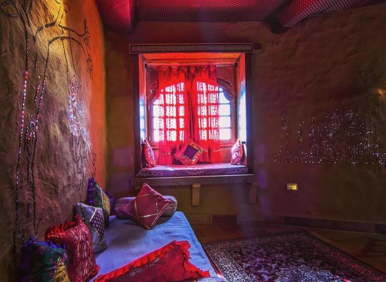پانسیون Mud Mirror Guesthouse