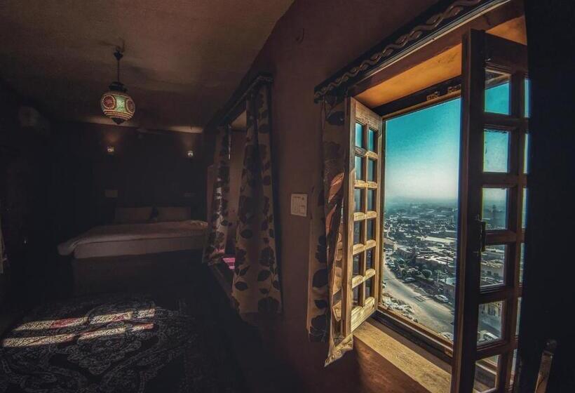 پانسیون Mud Mirror Guesthouse