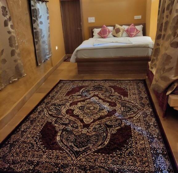 پانسیون Mud Mirror Guesthouse