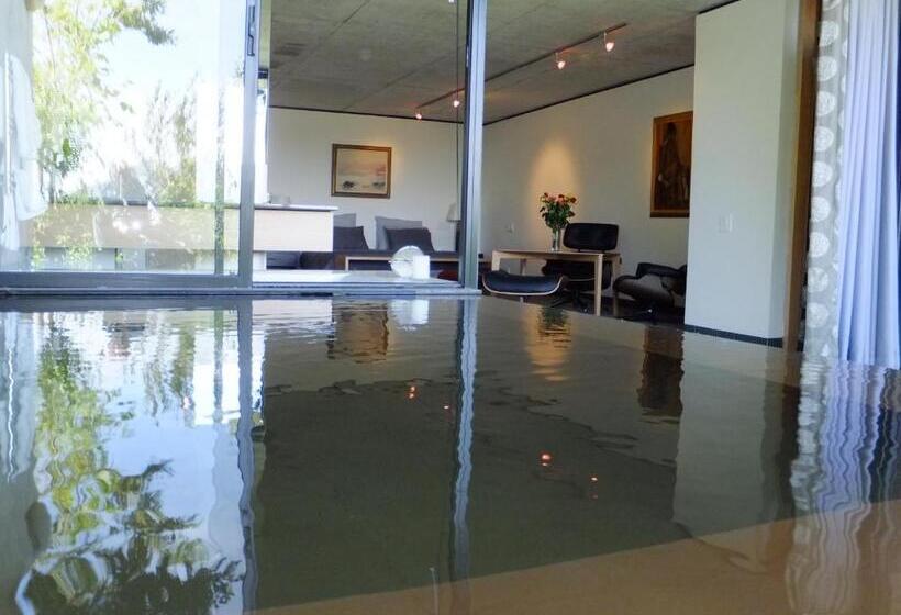 بنسيون Snooze In Hout Bay Self Catering