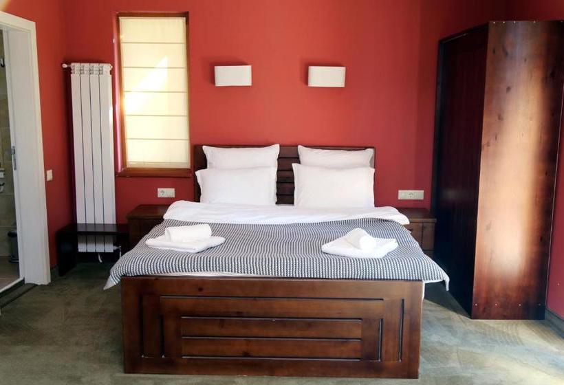 پانسیون Villa Ema