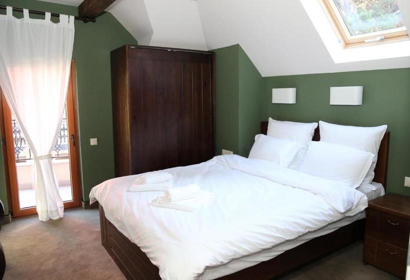 پانسیون Villa Ema