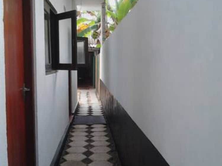 Общежитие Arcade Beach