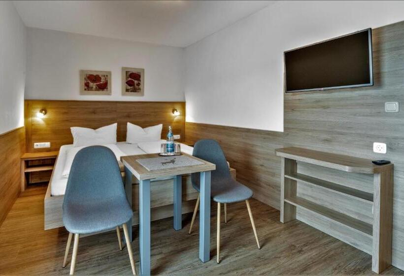 ユースホステル Gasthof Arracher Hof