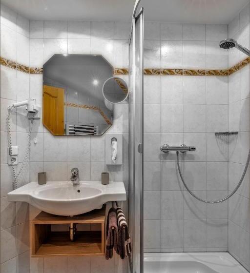 ユースホステル Gasthof Arracher Hof