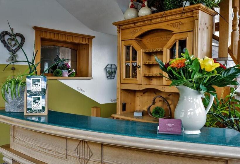 ユースホステル Gasthof Arracher Hof