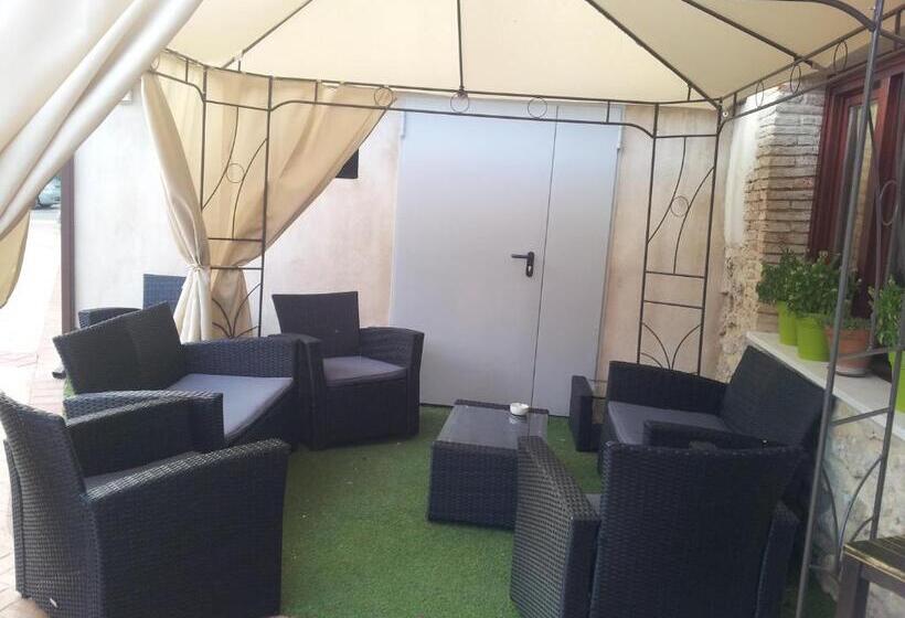 호스텔 La Posada De Pesquera