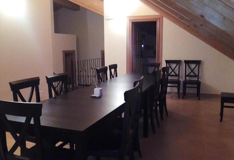 호스텔 La Posada De Pesquera