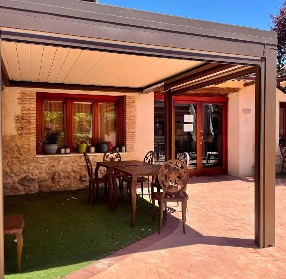 호스텔 La Posada De Pesquera