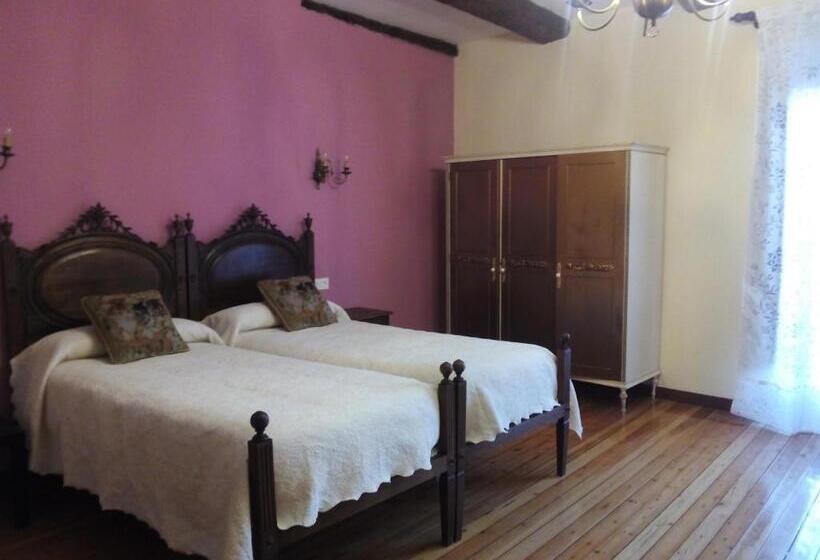 호스텔 La Posada De Pesquera